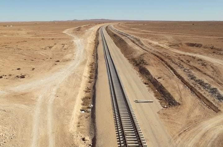 Un maillon stratégique pour l’industrie minière algérienne : la ligne ferroviaire Béchar – Gara Djebilet