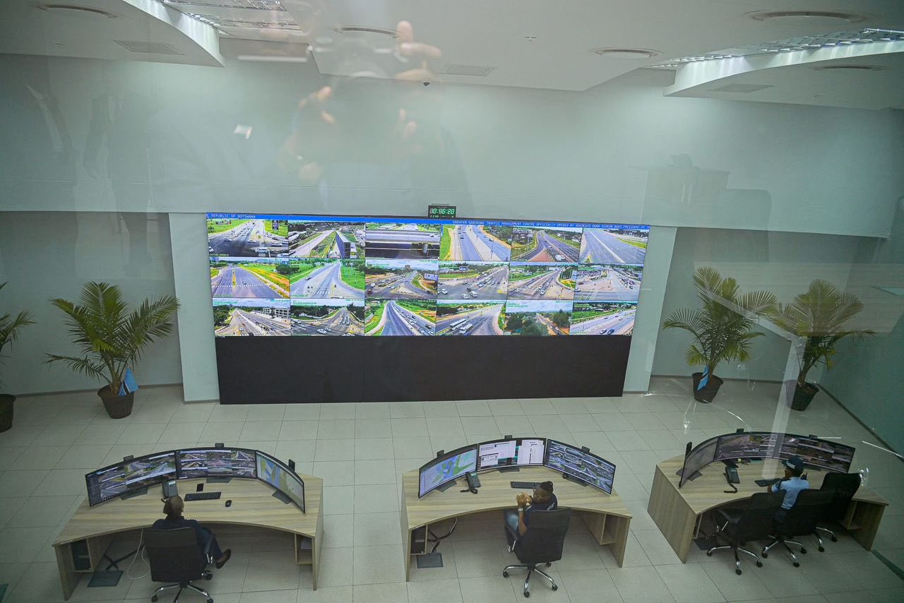 Bostwana – Projet de transport intégré d&rsquo;environ 25,8 millions US dollars lancé : le président Boko inaugure un système intelligent de contrôle du trafic pour des routes plus sûres