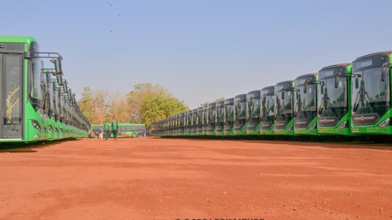 Mobilité urbaine au Burkina Faso : 375 nouveaux bus renforcent le transport urbain en commun à Ouagadougou