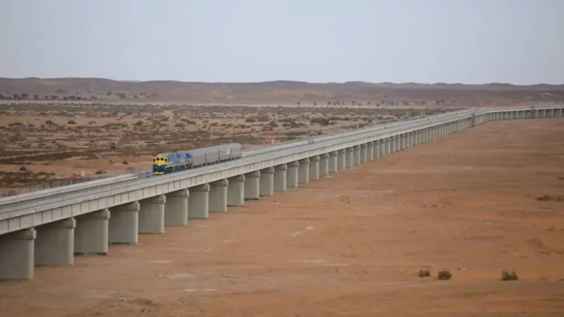 Ligne ferroviaire minière Ouest : l’Algérie ouvre un nouveau corridor logistique vers l’Afrique de l’Ouest