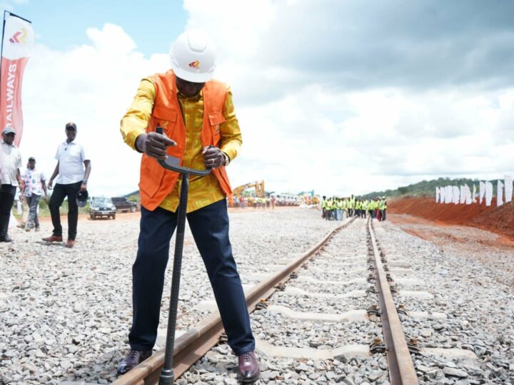 Kenya : une ligne ferroviaire centenaire renaît grâce à 5,5 milliards KSh pour transformer le commerce régional