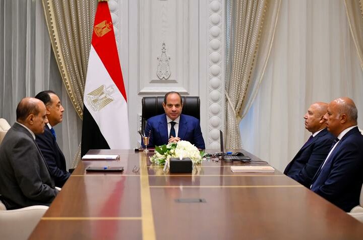 Égypte : Le Président Al-Sissi suit l&rsquo;avancement des projets de développement des routes et des ports