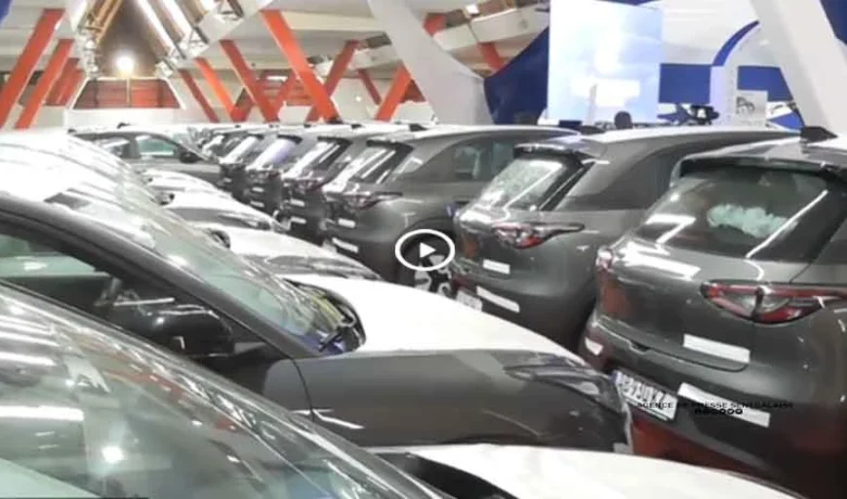 Sénégal : Dakar reçoit 100 taxis électriques, première étape d’un programme de 1 000 véhicules