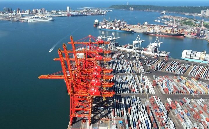 Afrique du Sud : le port du Cap étudie des protections contre le vent pour limiter les perturbations des exportations