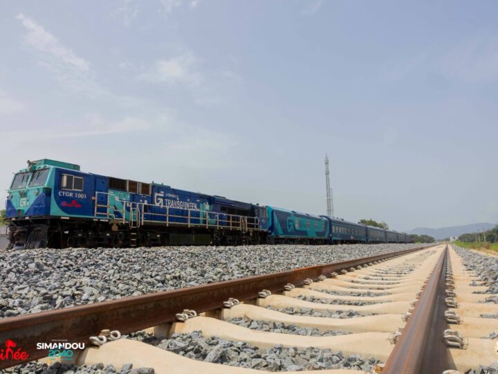 Guinée : La Compagnie du TransGuinéen lance son premier train voyageurs sur l’axe Morébaya-Mamou