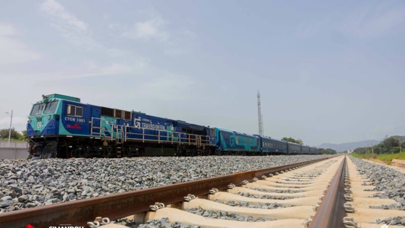 Guinée : La Compagnie du TransGuinéen lance son premier train voyageurs sur l’axe Morébaya-Mamou