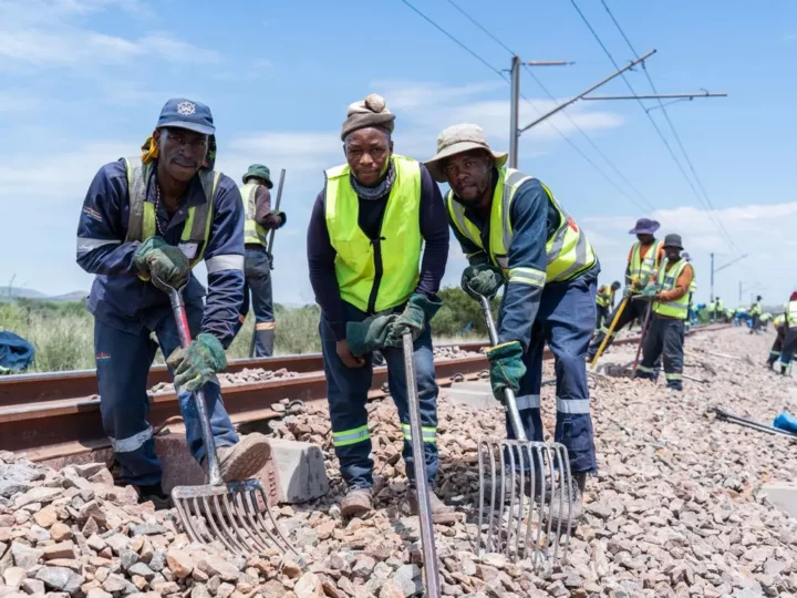 Afrique du Sud : Transnet engage 8,9 milliards de rands pour augmenter la capacité du corridor ferroviaire Sishen–Saldanha